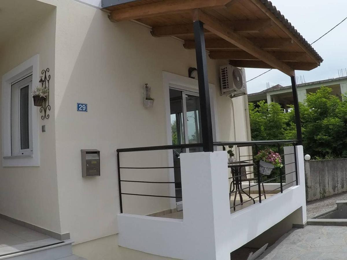 Queen Super Beauty Apartment Ioannina Buitenkant foto